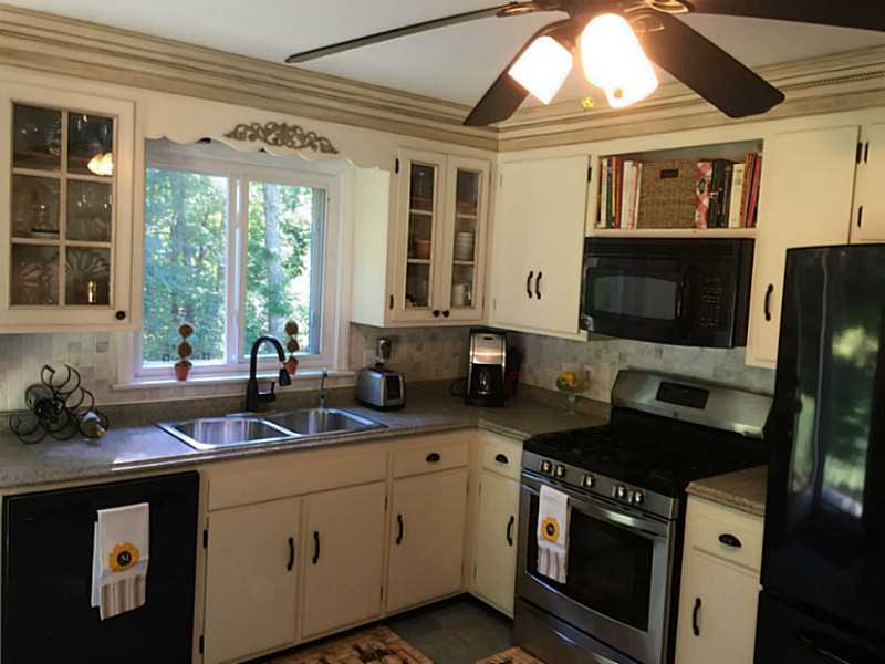 59 Bradford Road Westerly, RI 02808 - Photo 3 of 25 Kitchen.