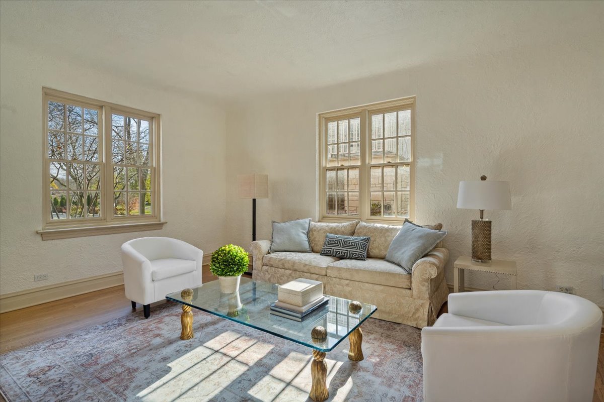 312 Sterling Road Kenilworth, IL 60043 - Photo 11 of 51 a living room with furniture and wooden floor