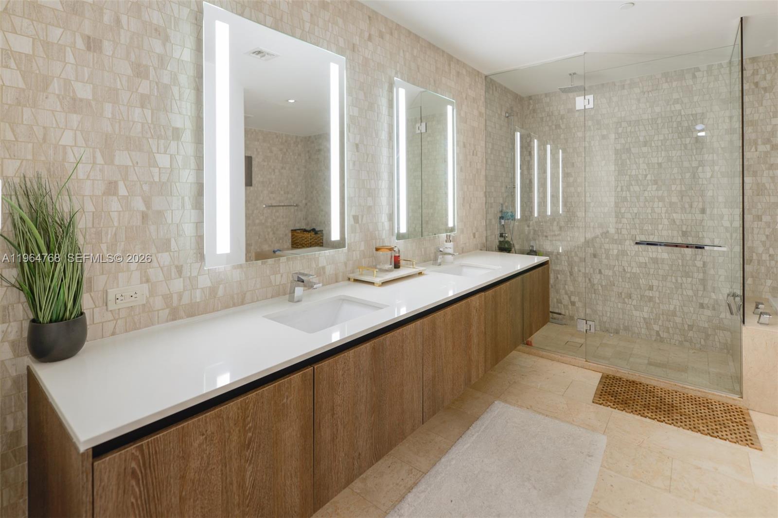 88 Southwest 7th Street, Unit 2204 Miami, FL 33130 - Photo 18 of 63