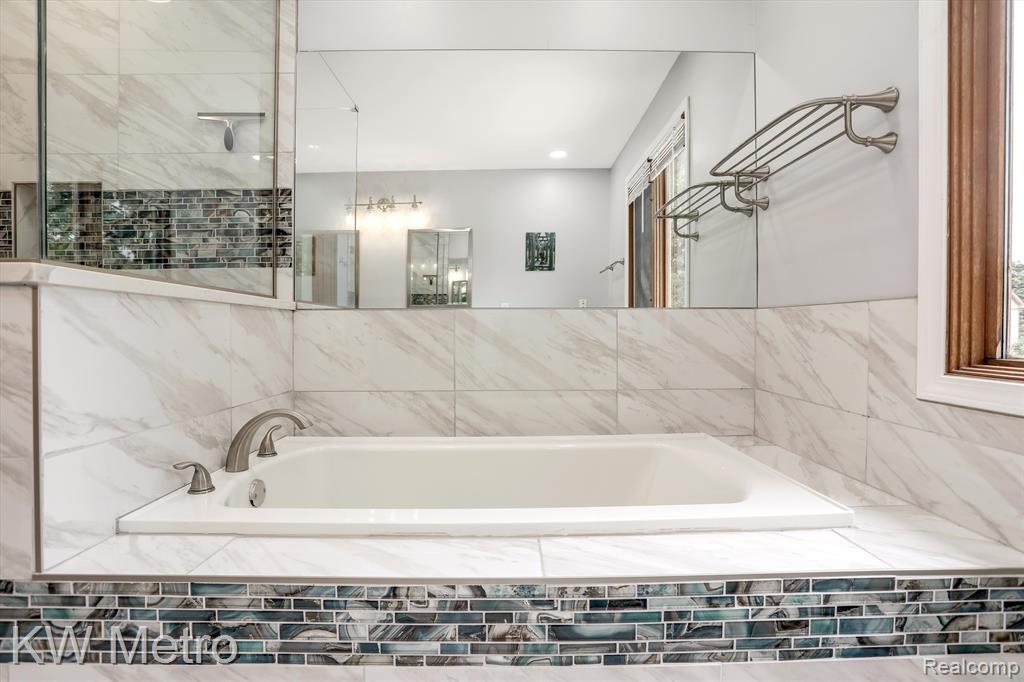 1372 Sherborn Court Rochester Hills, MI 48306 - Photo 23 of 48