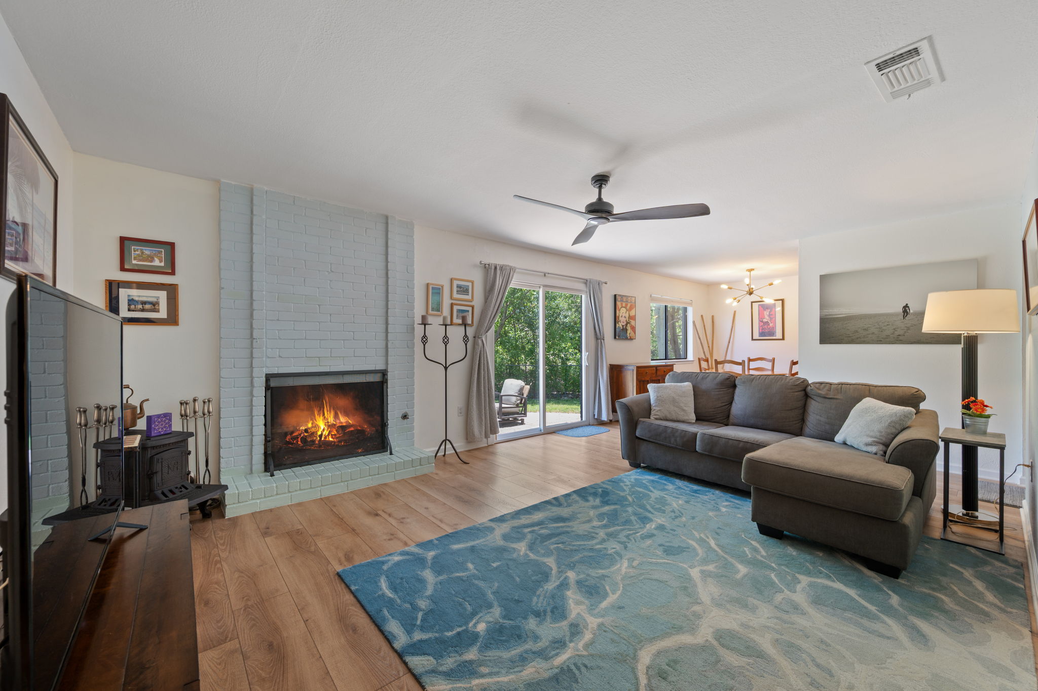2801 Cornish Circle Austin, TX 78745 - Photo 5 of 29 a living room with furniture and a flat screen tv