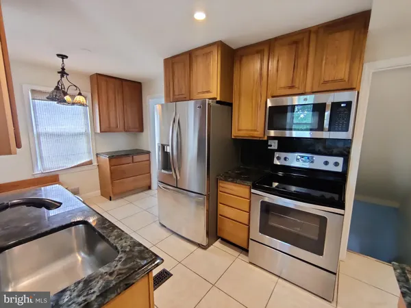 $2,750 | 5942 Williamsburg Road, Alexandria, VA 22303