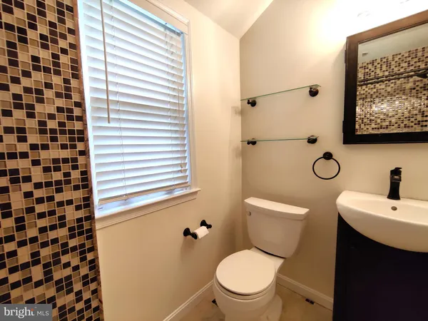 $2,750 | 5942 Williamsburg Road, Alexandria, VA 22303