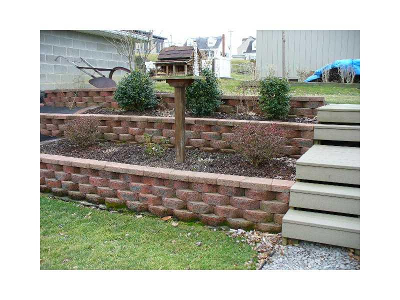 312 Carson Street Springdale, PA 15144 - Photo 14 of 23 Yard/Garden.