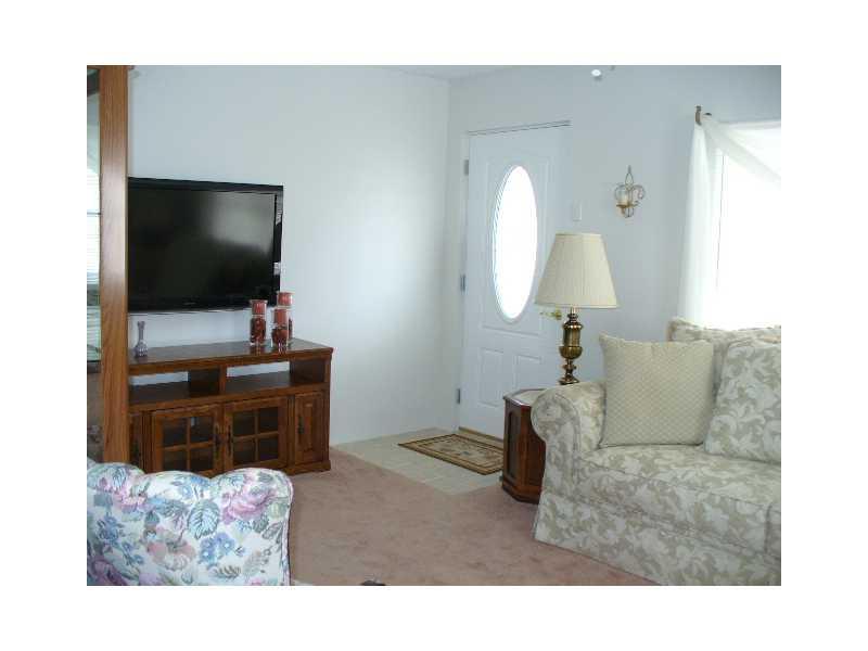 312 Carson Street Springdale, PA 15144 - Photo 20 of 23 Living Room.