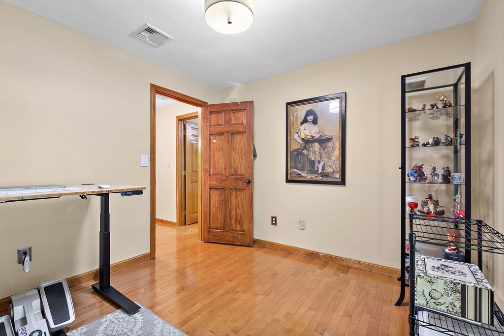 4 Dix Road Franklin, MA 02038 - Photo 21 of 39