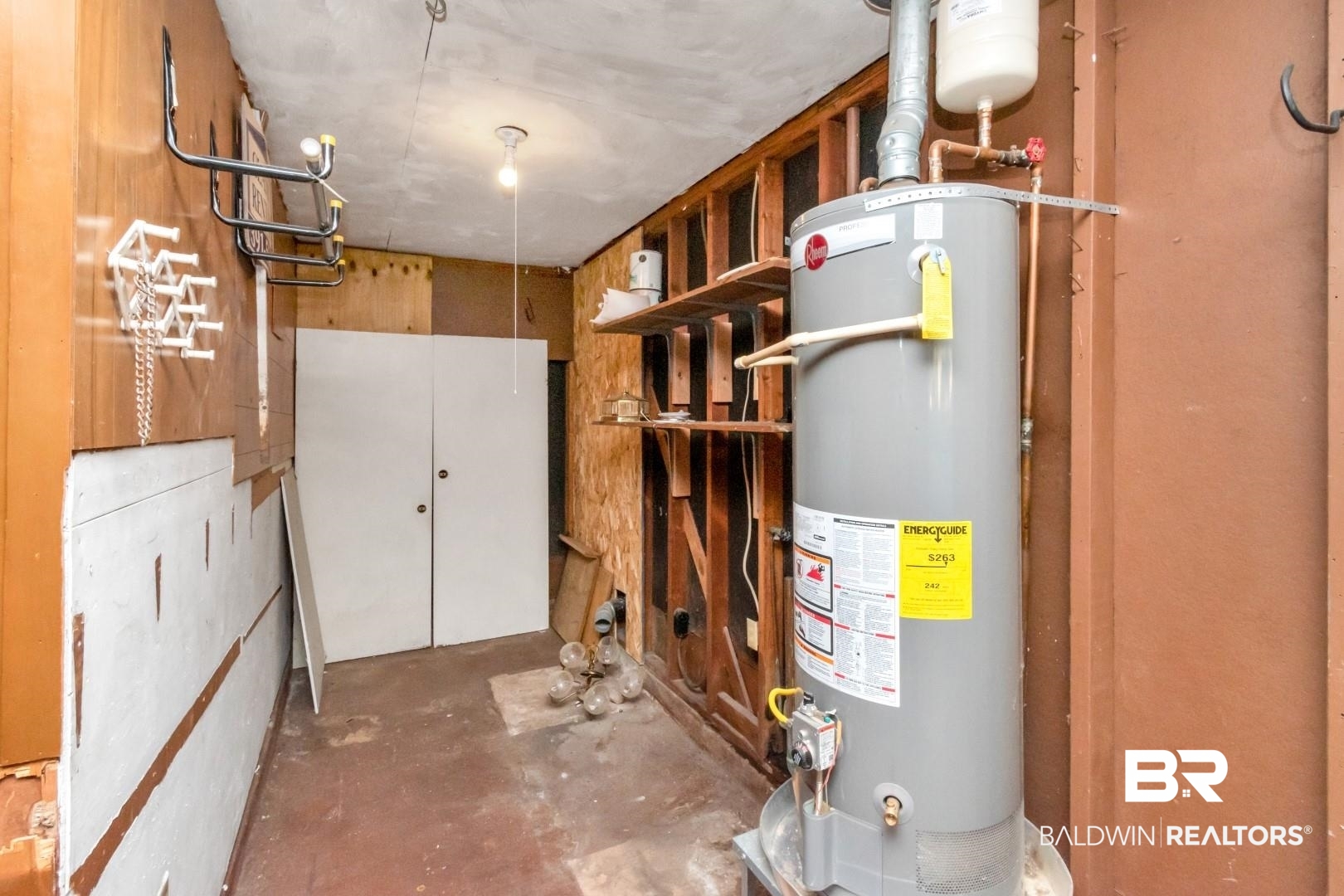 5517 Vanderbilt Drive Mobile, AL 36608 - Photo 32 of 33 Utility room featuring water heater