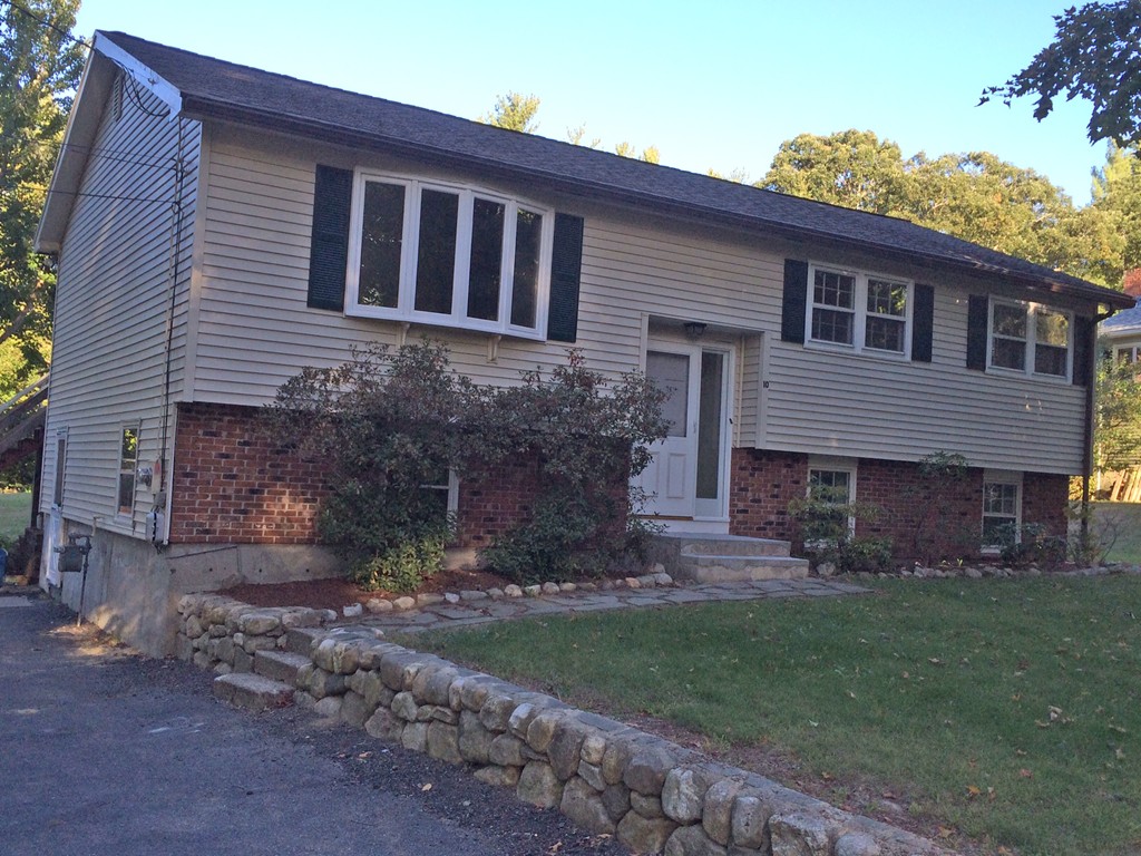 10 Old Meetinghouse Road Townsend, MA 01469 - Photo 1 of 11 Gallery Image 1