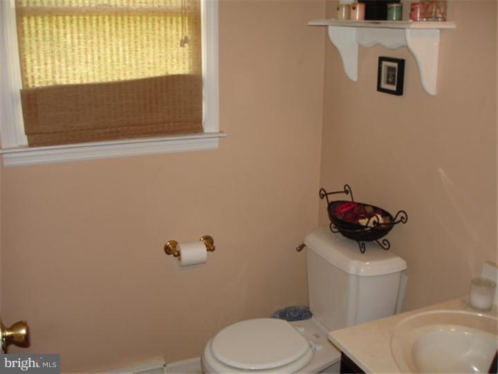 957 Timber Lane Reading, PA 19608 - Photo 16 of 25 Half Bath