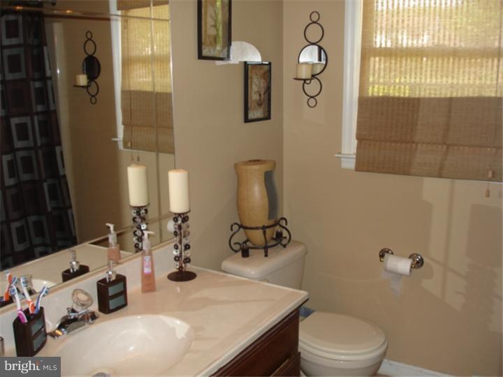 957 Timber Lane Reading, PA 19608 - Photo 22 of 25 Bathroom