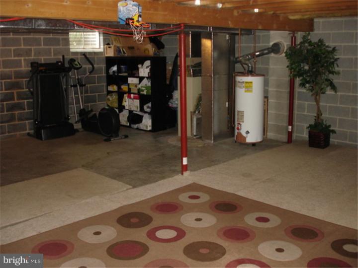 957 Timber Lane Reading, PA 19608 - Photo 23 of 25 Basement