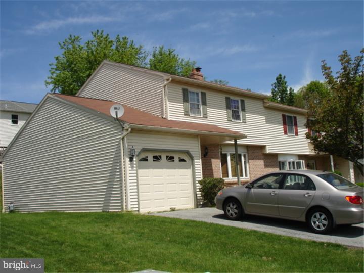 957 Timber Lane Reading, PA 19608 - Photo 4 of 25 Exterior Side