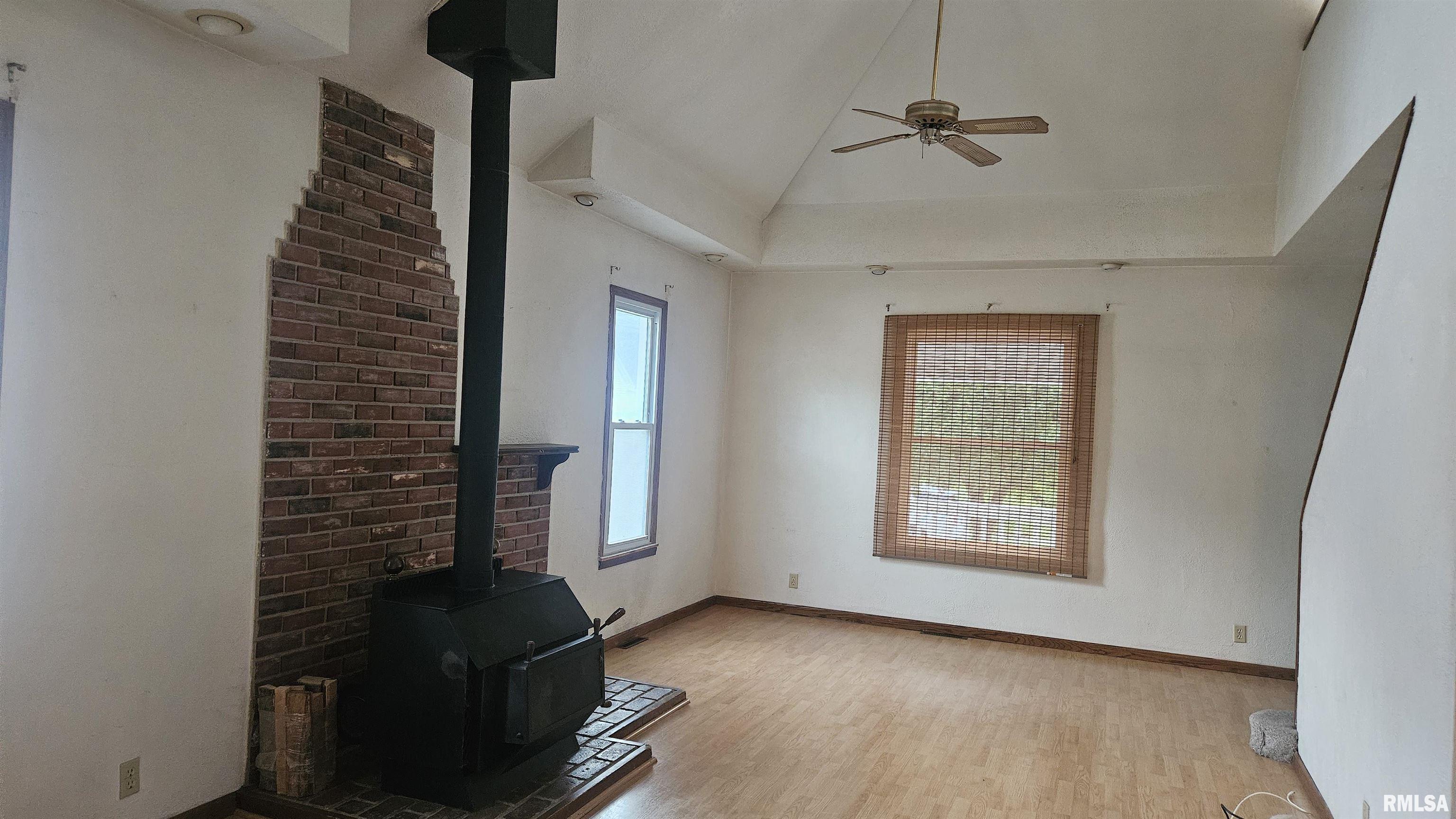 517 Baxter Court Canton, IL 61520 - Photo 9 of 39