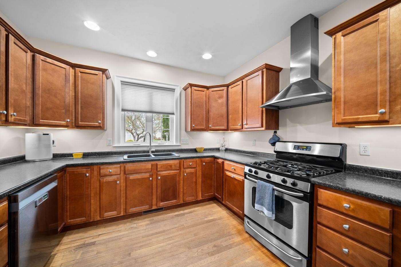 38 Tansy Avenue Stratham, NH 03885 - Photo 2 of 22