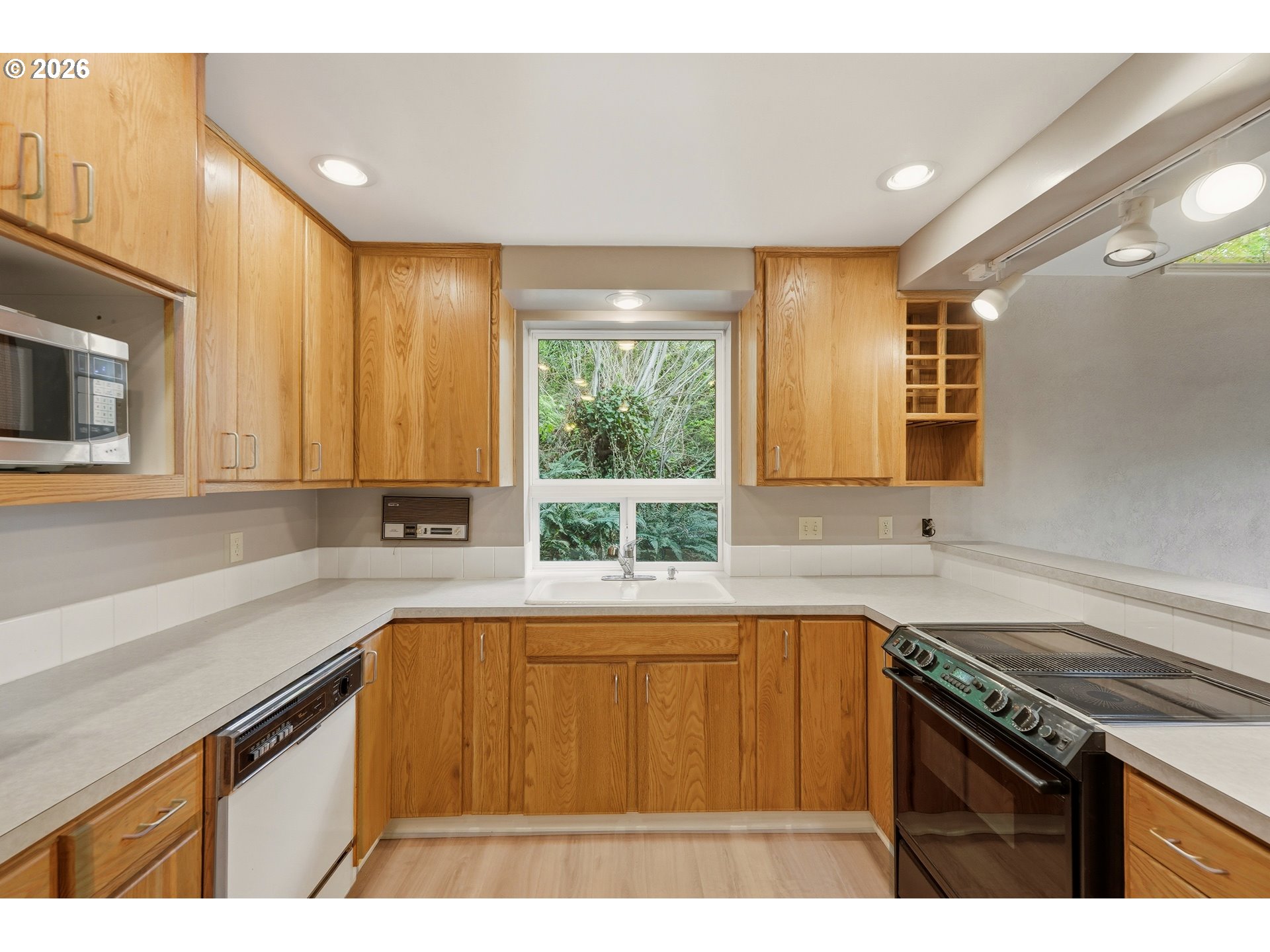 3696 Spring Street South Salem, OR 97302 - Photo 7 of 32