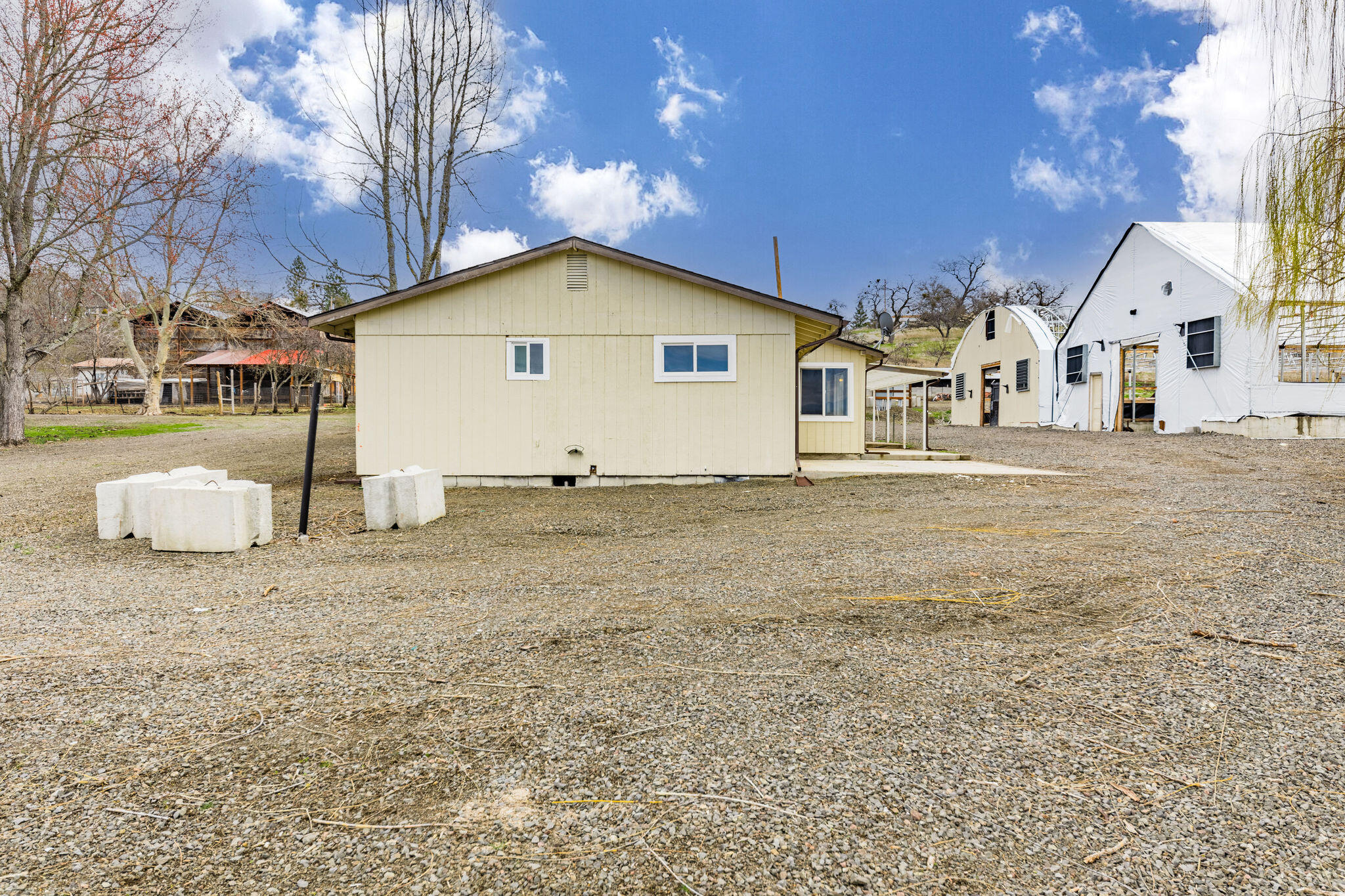 612 Brownsboro-Meridian Road Eagle Point, OR 97524 - Photo 10 of 63 HD-27