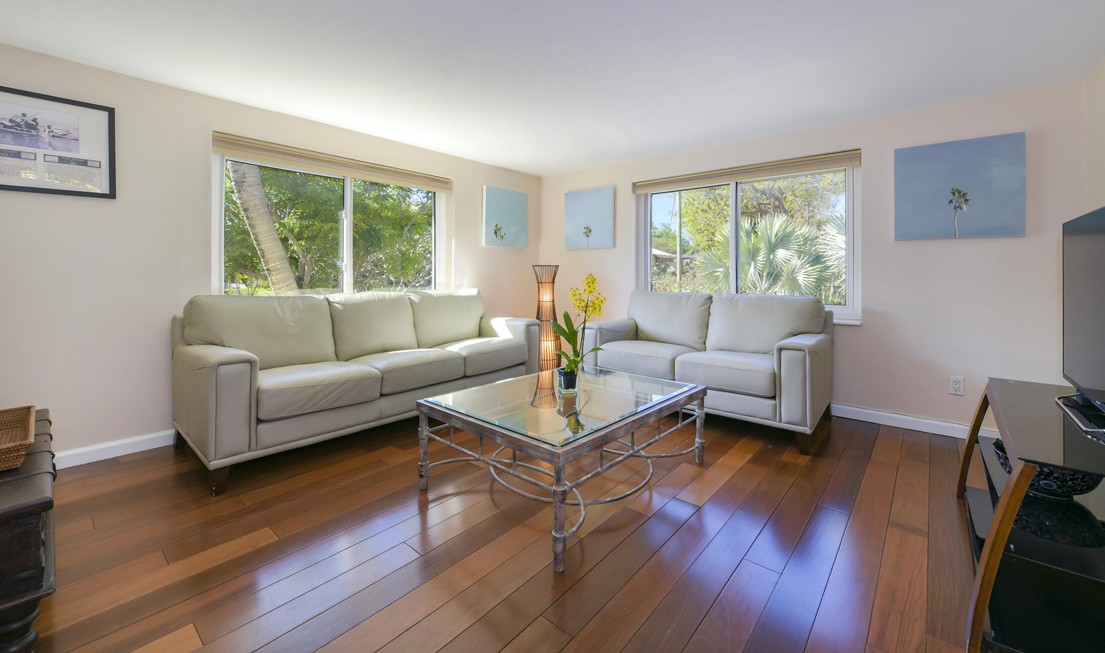 109 Beach Road Islamorada, FL 33036 - Photo 21 of 30 a living room with furniture and a large window