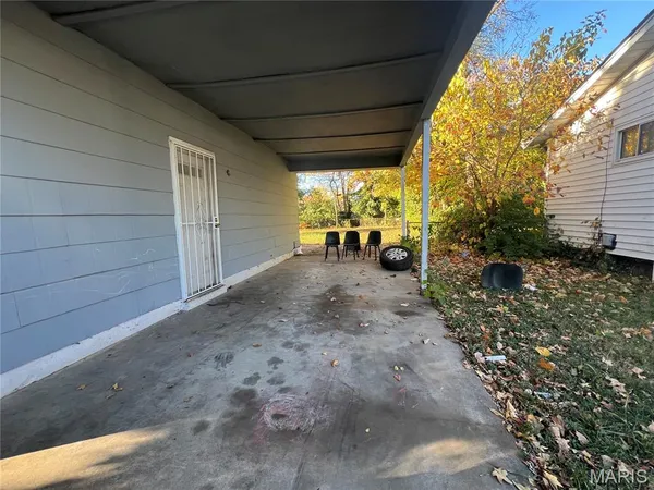 $100,000 | 9029 Cranberry Lane, St. Louis, MO 63121