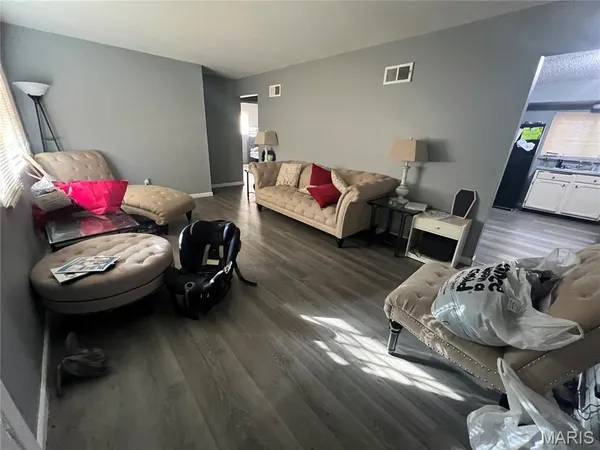 $100,000 | 9029 Cranberry Lane, St. Louis, MO 63121