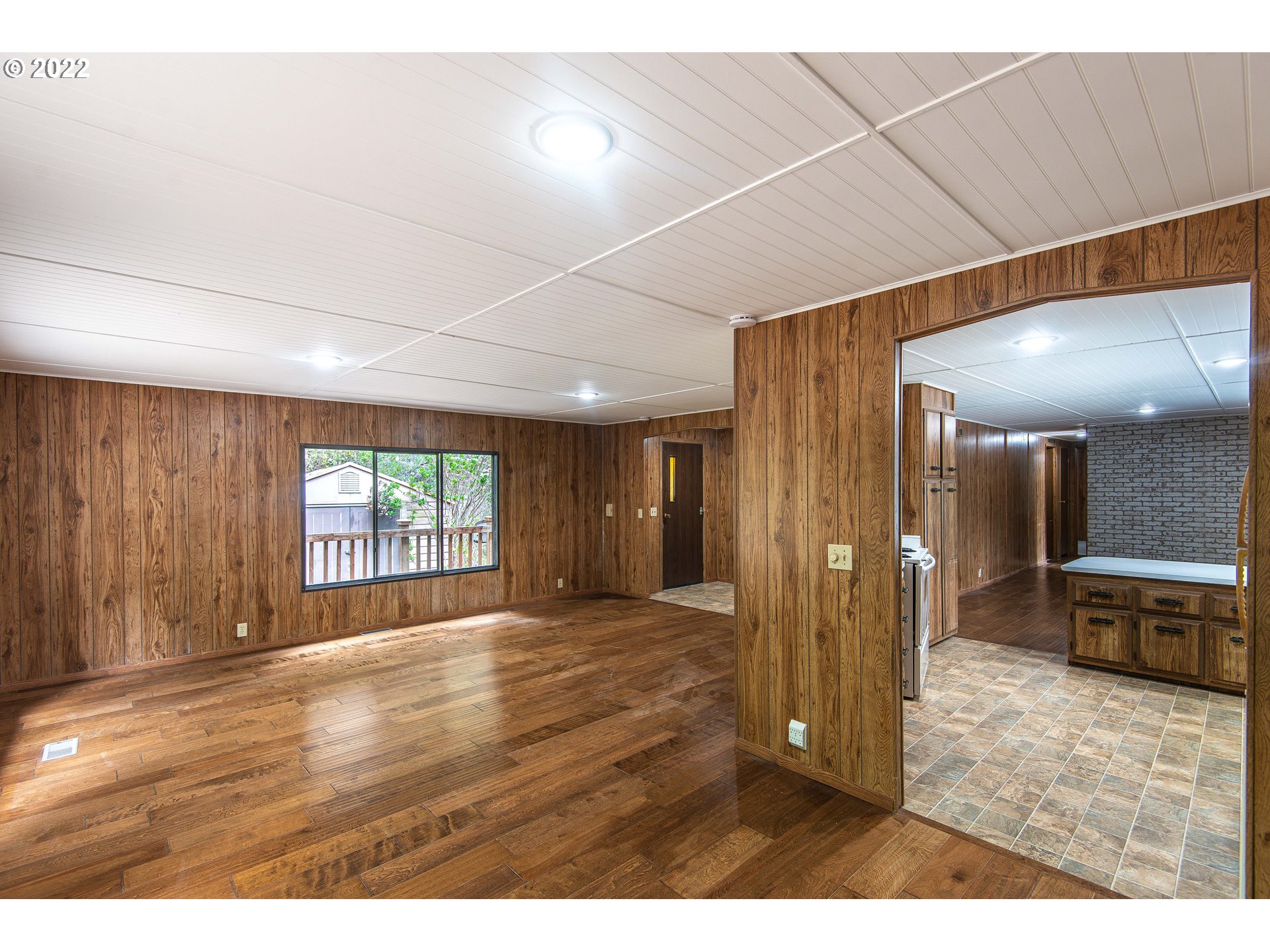 69822 Stage Road North Bend, OR 97459 - Photo 4 of 32 Gallery Image 4