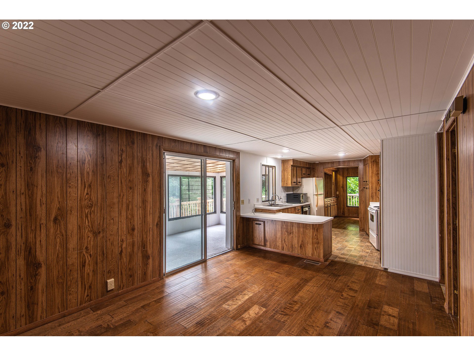 69822 Stage Road North Bend, OR 97459 - Photo 5 of 32 Gallery Image 5