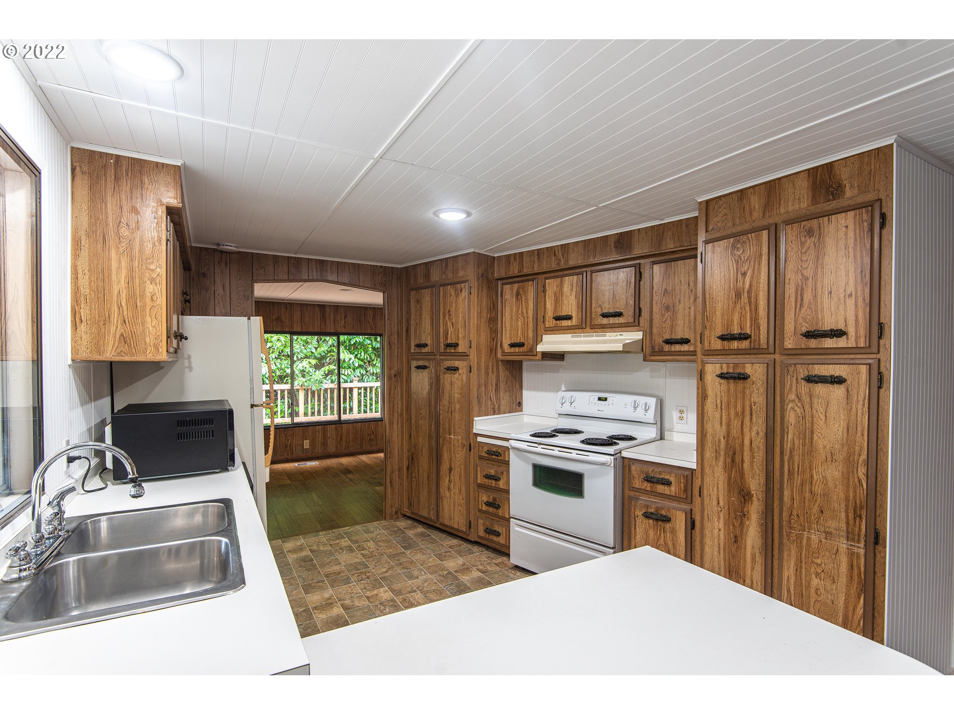 69822 Stage Road North Bend, OR 97459 - Photo 10 of 32 Gallery Image 10