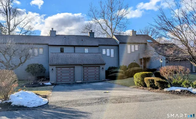 $3,250 | 10 Ledgewood Drive, Unit 10, Brookfield, CT 06804