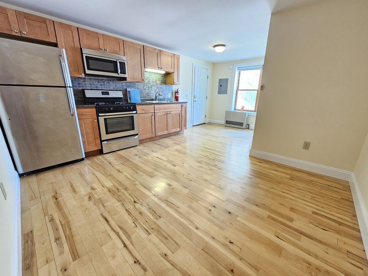 155 Maple Street Burlington, VT 05401 - Photo 3 of 40