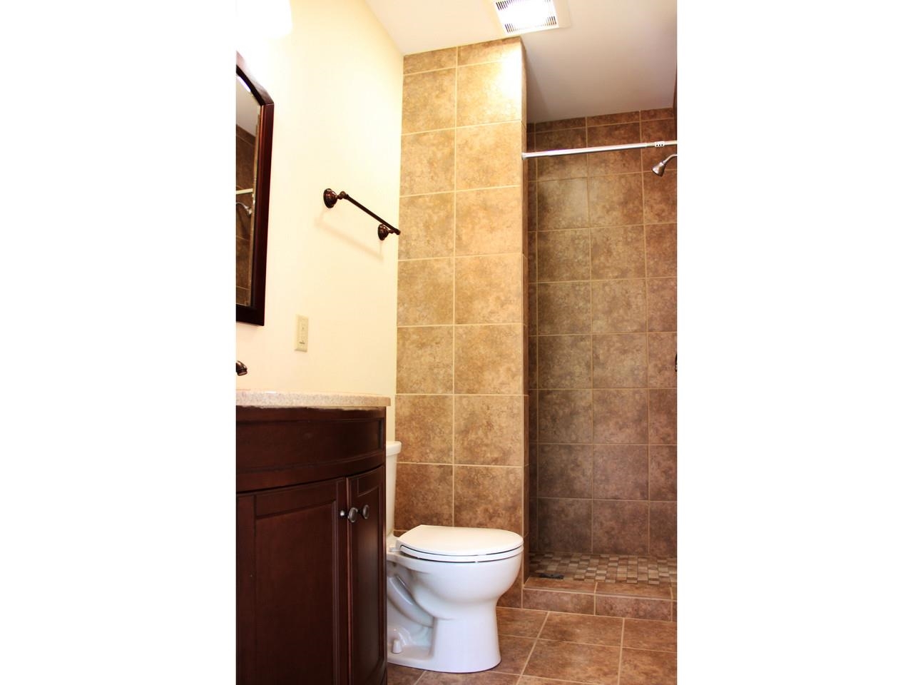 155 Maple Street Burlington, VT 05401 - Photo 8 of 40