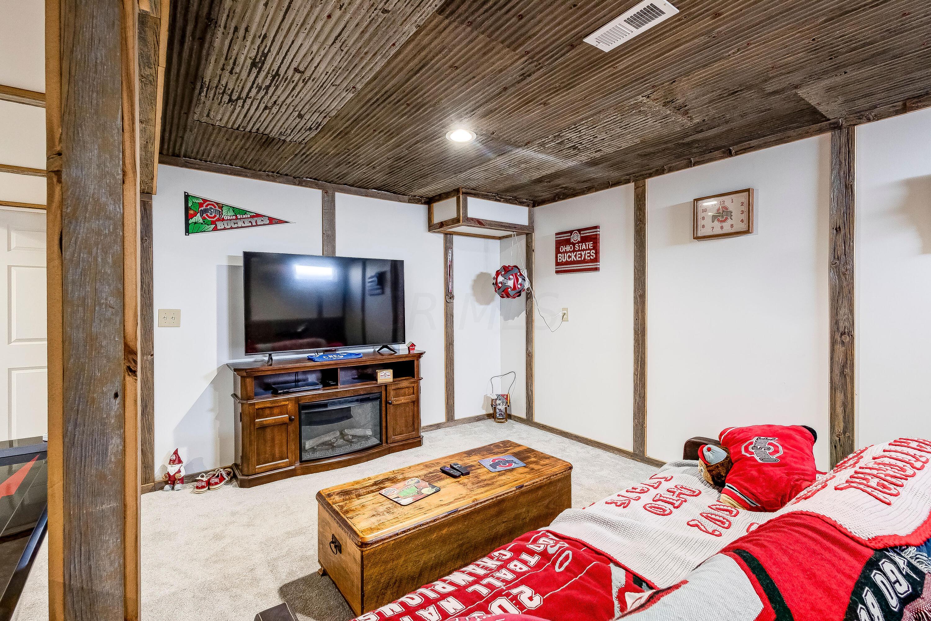 14055 Lohr Road Mount Vernon, OH 43050 - Photo 31 of 48 1-27