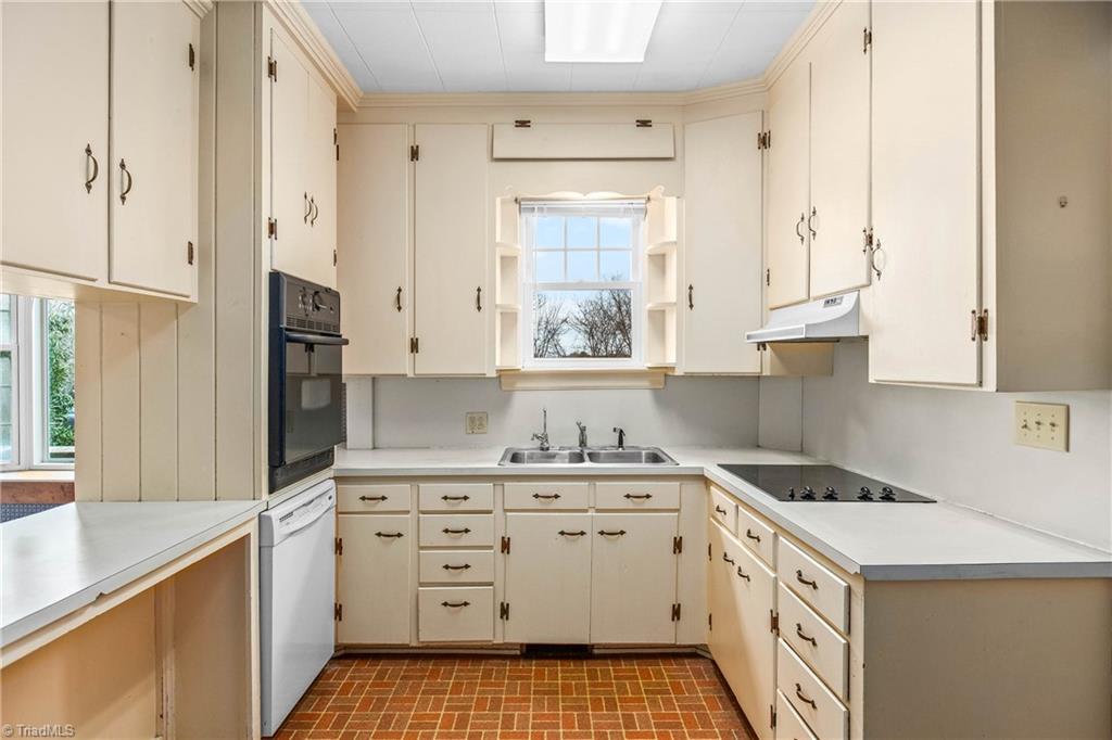 4450 Rock Hill Road Pfafftown, NC 27040 - Photo 12 of 26 Kitchen