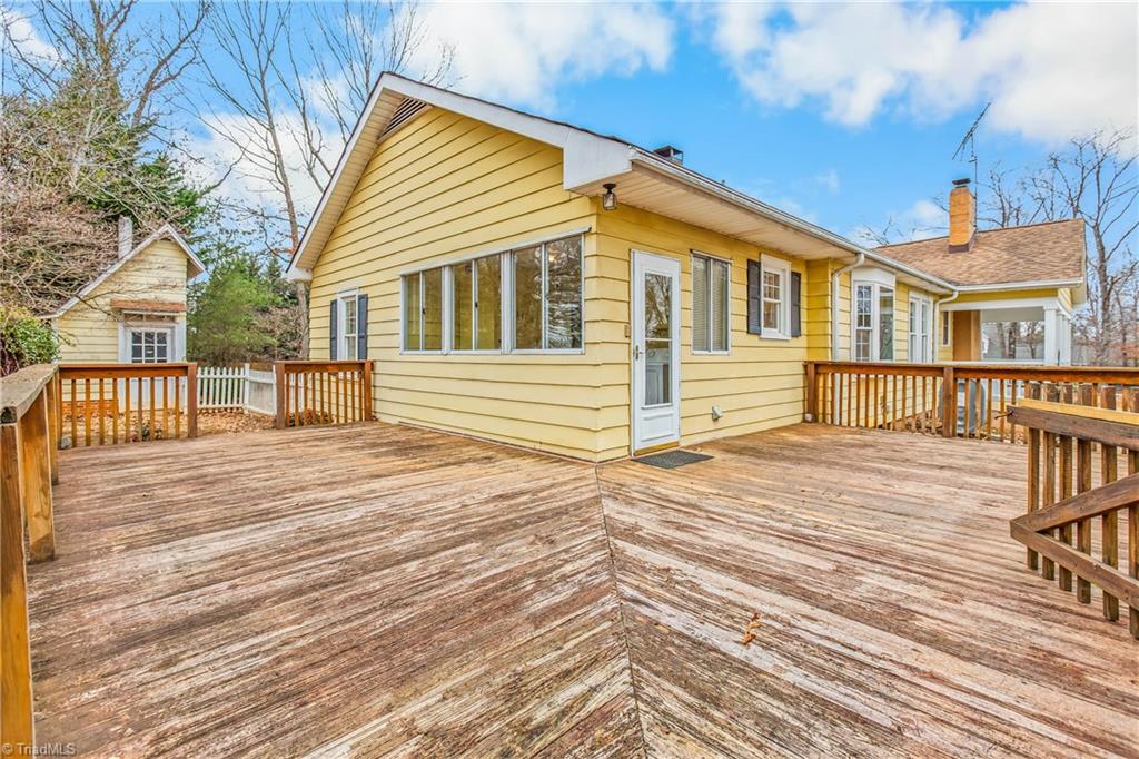 4450 Rock Hill Road Pfafftown, NC 27040 - Photo 25 of 26 Deck