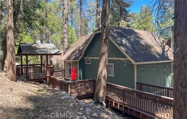 $2,700 | 27981 Rainbow Drive, Lake Arrowhead, CA 92352