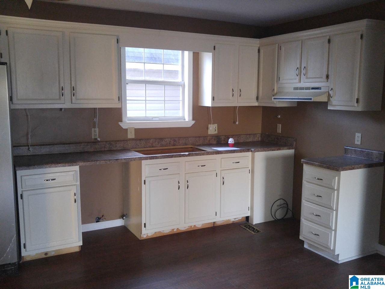 660 Ridgeway Circle Talladega, AL 35160 - Photo 3 of 5