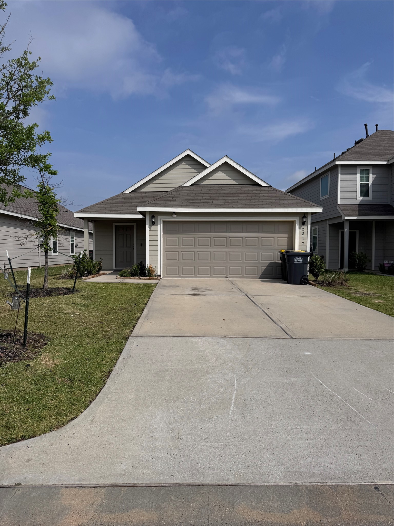 2217 Middle Rdg Drive Conroe, TX 77301 - Photo 2 of 15