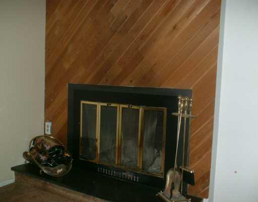 215 Old Ridge Road Coraopolis, PA 15108 - Photo 2 of 8 Living Room.