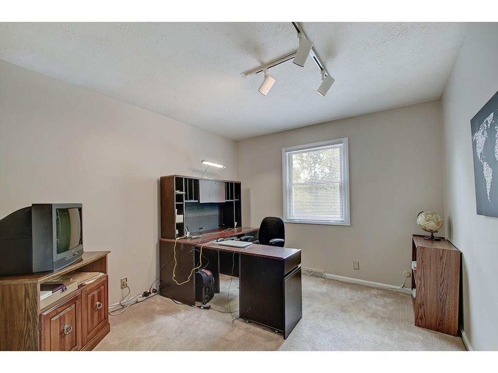 1704 Sturbridge Road Indianapolis, IN 46260 - Photo 11 of 26 Gallery Image 11