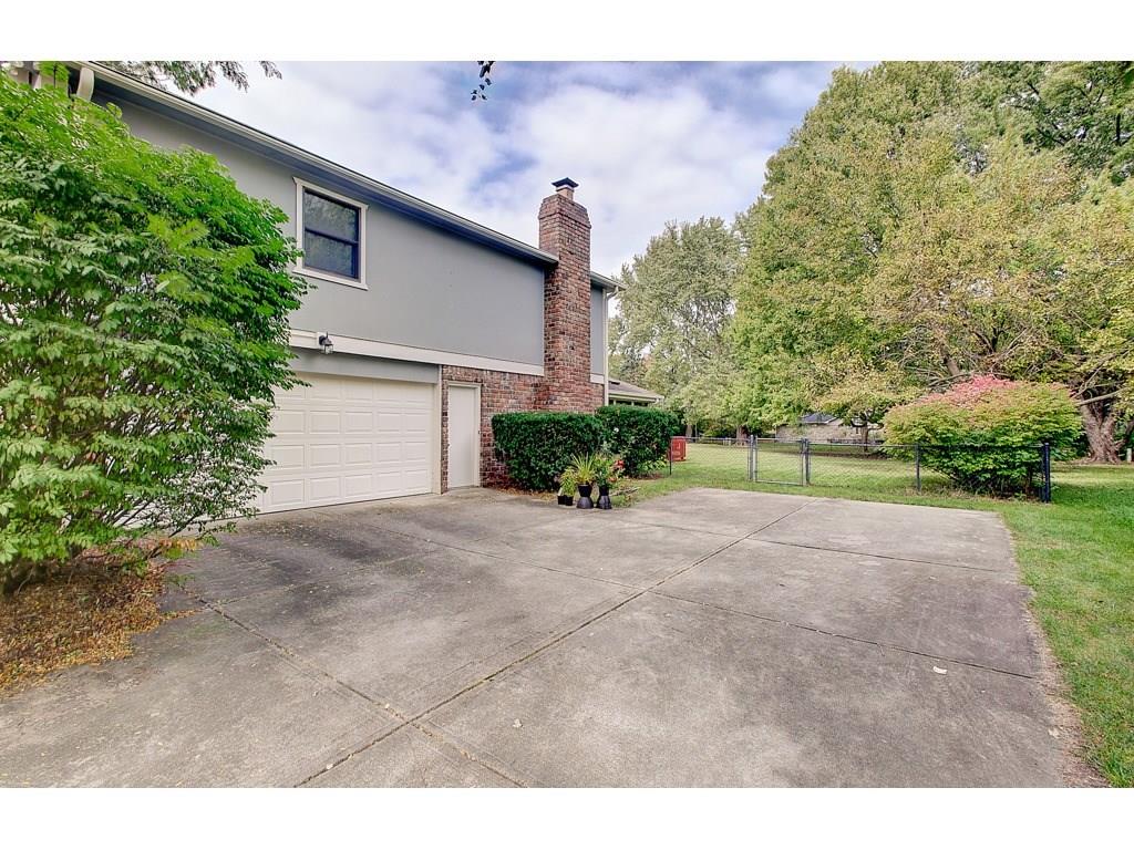1704 Sturbridge Road Indianapolis, IN 46260 - Photo 21 of 26 Gallery Image 21