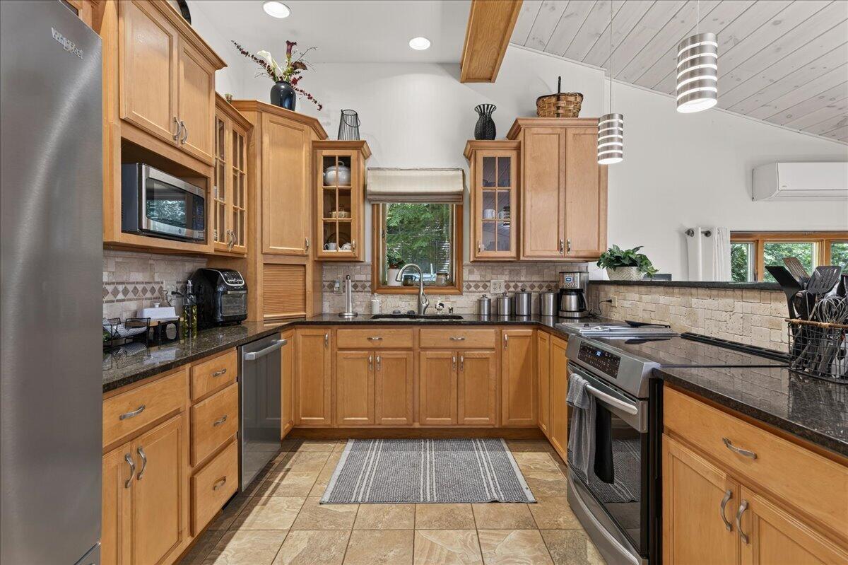 10 Bridle Path Dedham, ME 04429 - Photo 4 of 37 14-10 Bridle Path-27