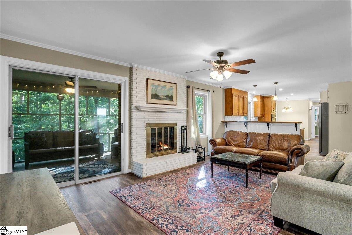 303 Woodbluff Road Laurens, SC 29360 - Photo 2 of 27 Gallery Image 2