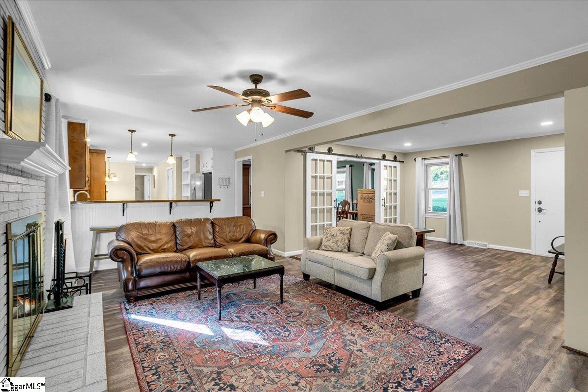 303 Woodbluff Road Laurens, SC 29360 - Photo 4 of 27 Gallery Image 4