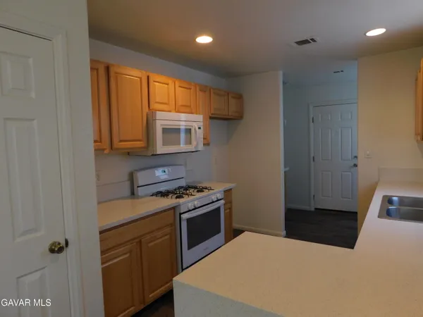 $2,100 | 8312 Tamarack Avenue, California City, CA 93505