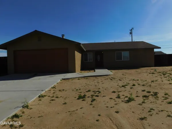 $1,900 | 8312 Tamarack Avenue, California City, CA 93505