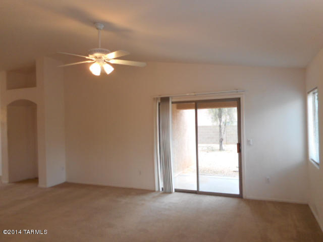 8404 West Benidorm Loop Tucson, AZ 85757 - Photo 4 of 33