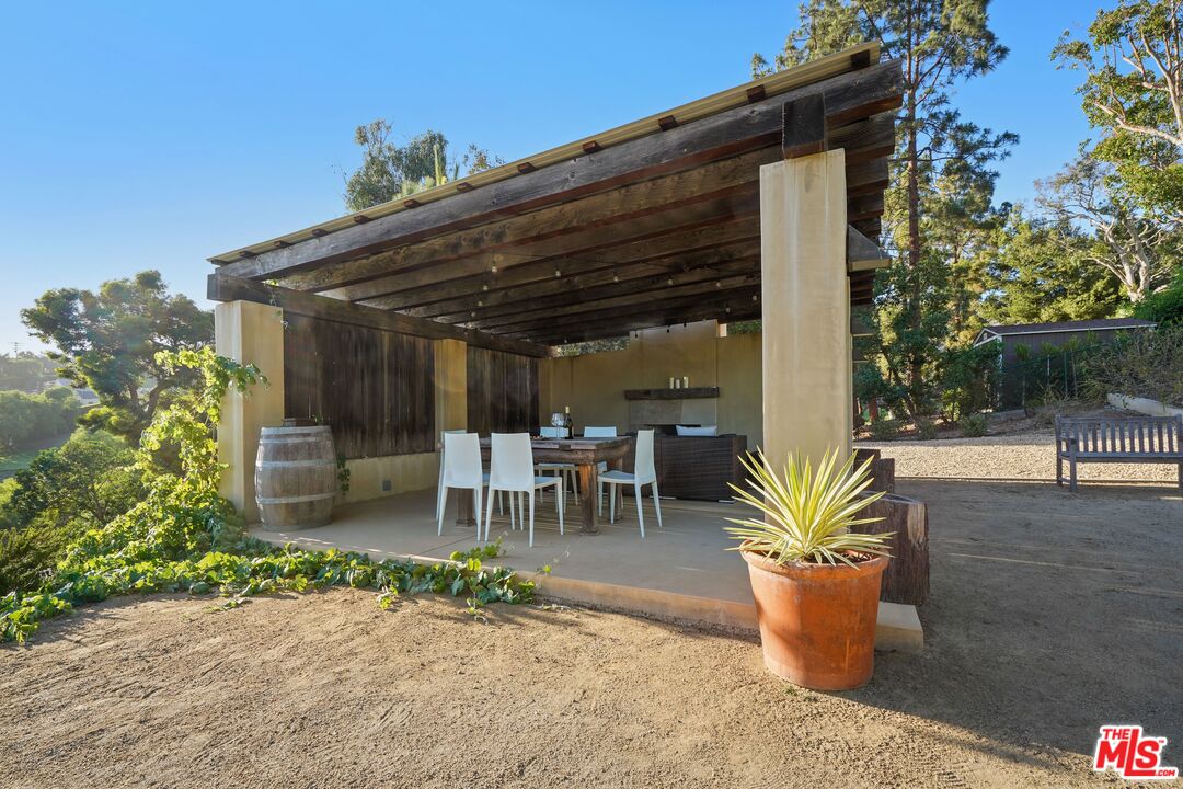 5801 Kanan Dume Road Malibu, CA 90265 - Photo 30 of 44