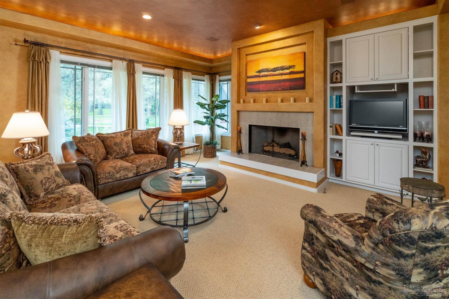 20402 Christmas Ridge Bend, OR 97702 - Photo 6 of 25 Gallery Image 6