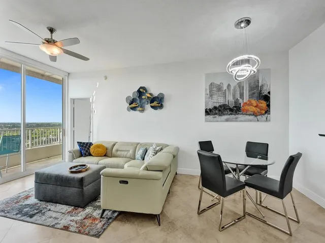 $5,500 | 625 Casa Loma Boulevard, Unit PH06, Boynton Beach, FL 33435