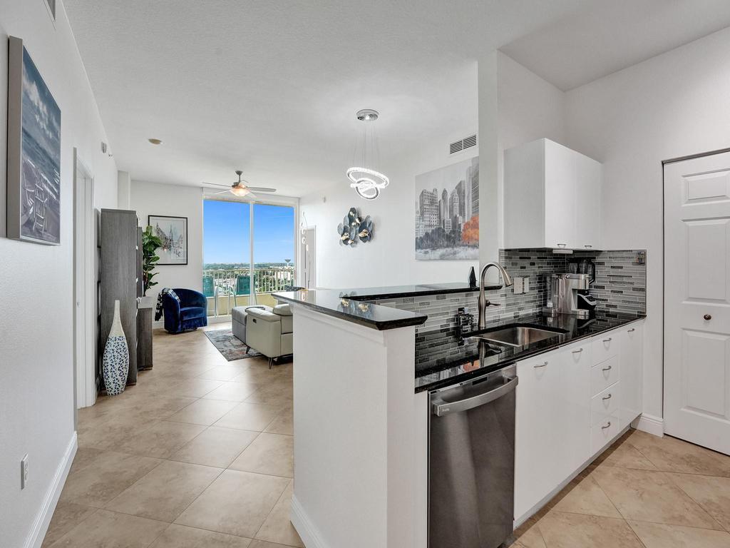 625 Casa Loma Boulevard, Unit PH06 Boynton Beach, FL 33435 - Photo 2 of 45 RJP02333