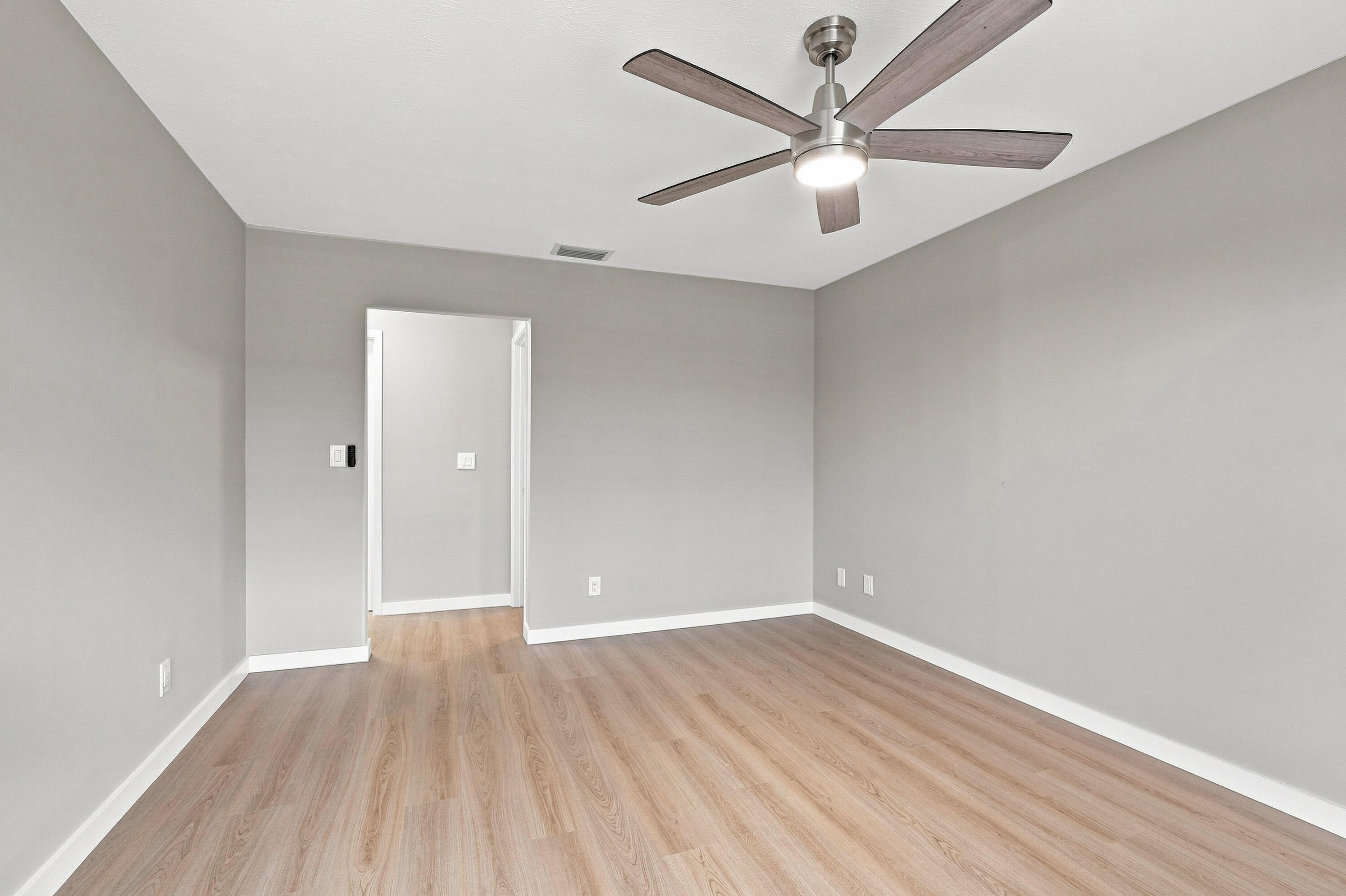 1180 Carlton Court, Unit 206A Fort Pierce, FL 34949 - Photo 14 of 22 14_dsc05935