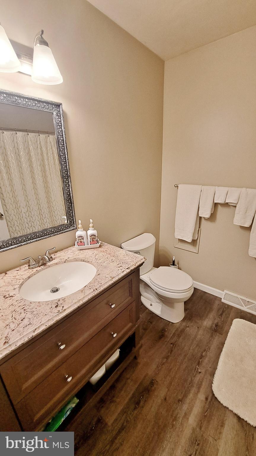 451 Clover Lane Hanover, PA 17331 - Photo 23 of 74 Hall Bath - Full